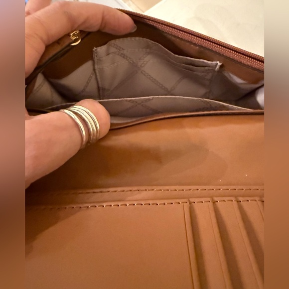 Michael Kors Jet Set Small Studded Smartphone
Crossbody Bag EUC - Picture 11 of 17